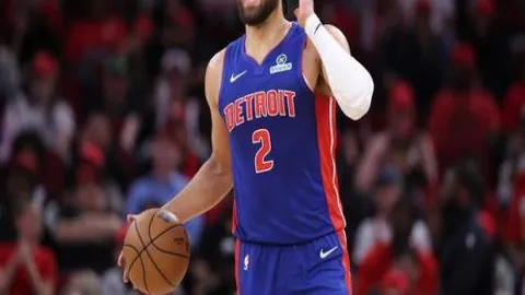 阿勒代斯建议：斯洛特可考虑将萨拉赫放替补